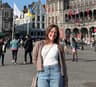 Profile picture of Ellie Shuert | la flâneuse